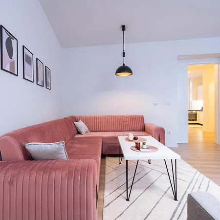 Apartman Modern In The Center Of *