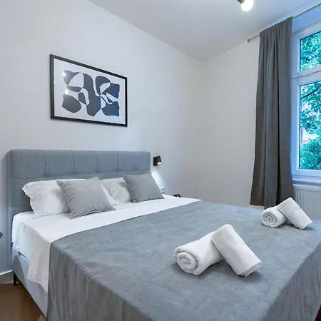 Modern In The Center Of Apartment