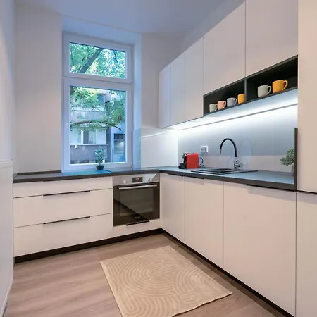 Modern In The Center Of Apartment *