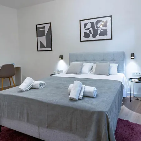 Modern In The Center Of Apartman *
