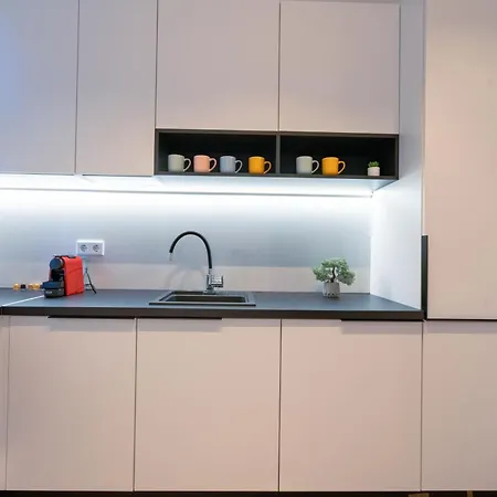 Modern In The Center Of Apartment