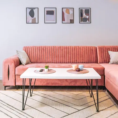Apartman Modern In The Center Of